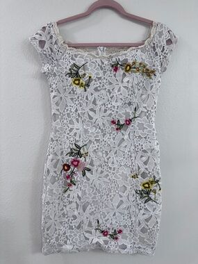 Forever 21 White Floral Lace Mini Dress Size M Embroidered Mesh Bodycon Boho